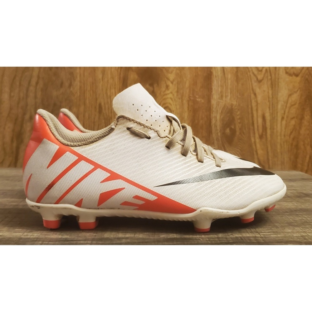 Nike Mercurial Vapor 15 Club FG Soccer Cleats Youth Size 1Y White Orange
